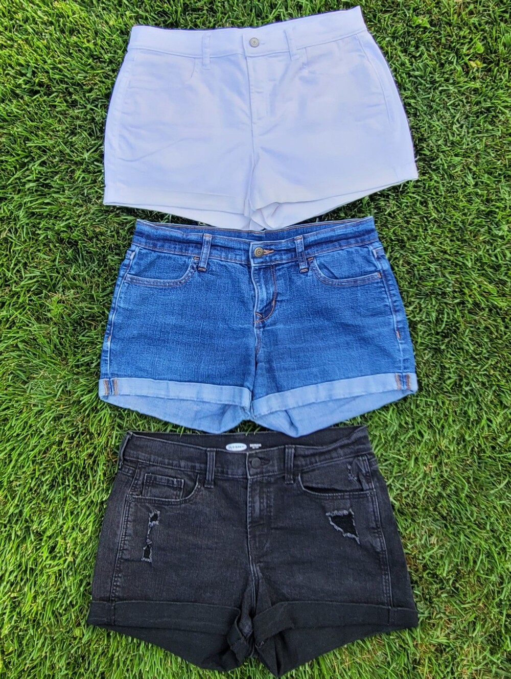 Lot of 3 Old Navy Mid Rise Boyfriend Shorts Rolled Hem Charcoal White Blue W32